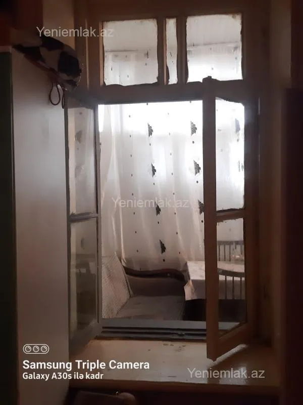 Satılır 2 otaqlı köhnə tikili 50 m²