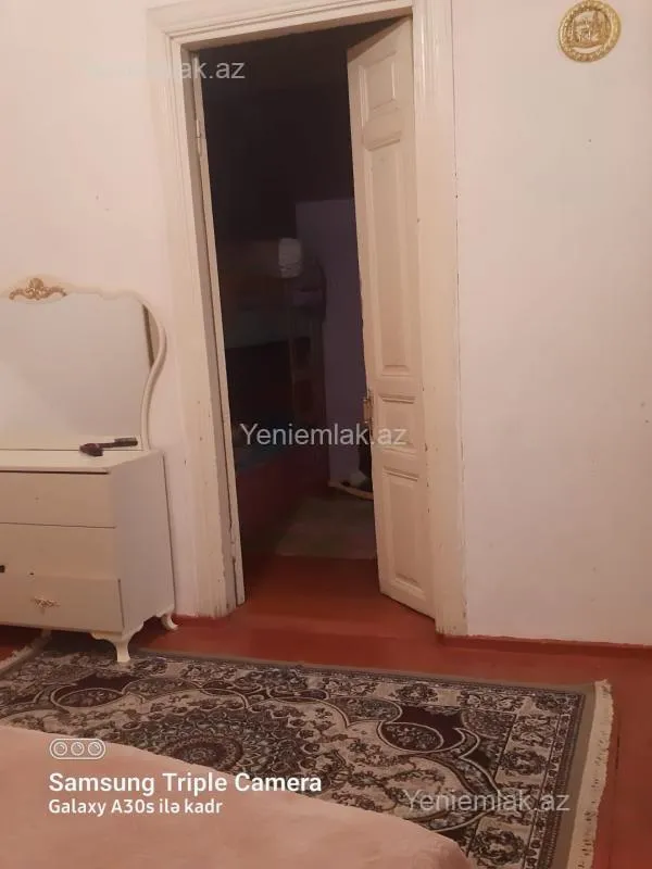 Satılır 2 otaqlı köhnə tikili 50 m²