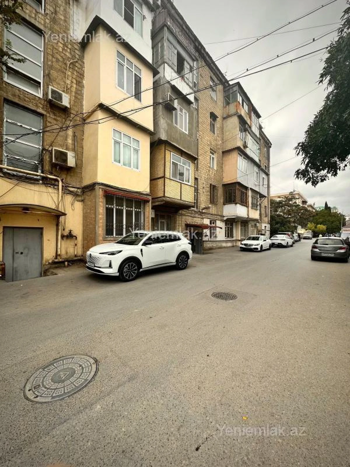 Satılır 3 otaqlı köhnə tikili 100 m²
