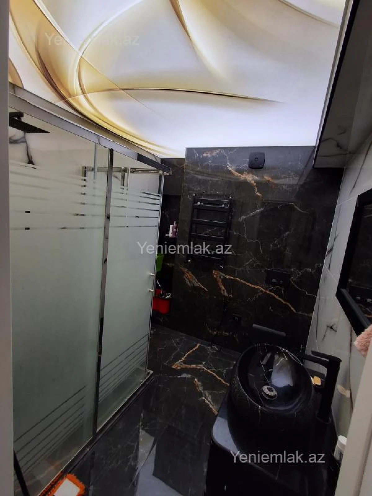 Satılır 3 otaqlı yeni tikili 115 m²