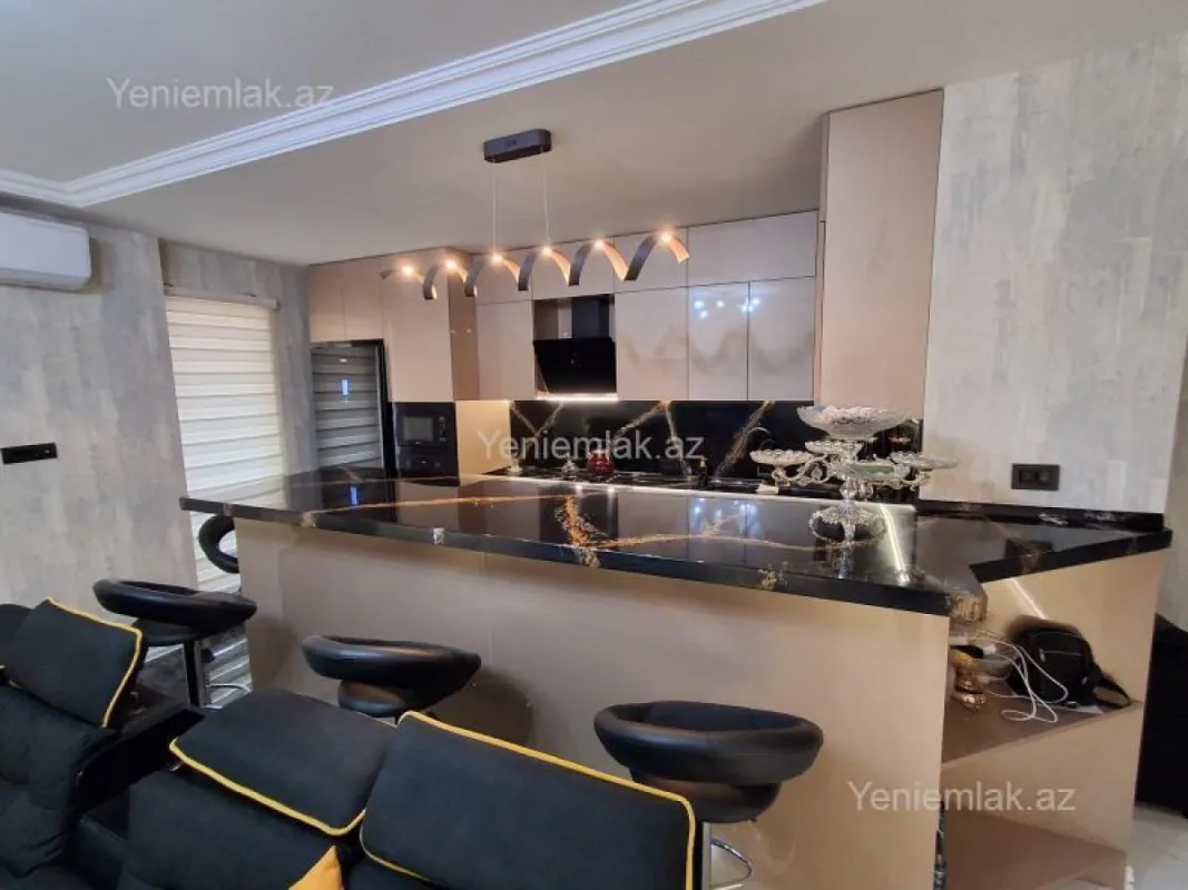 Satılır 3 otaqlı yeni tikili 115 m²