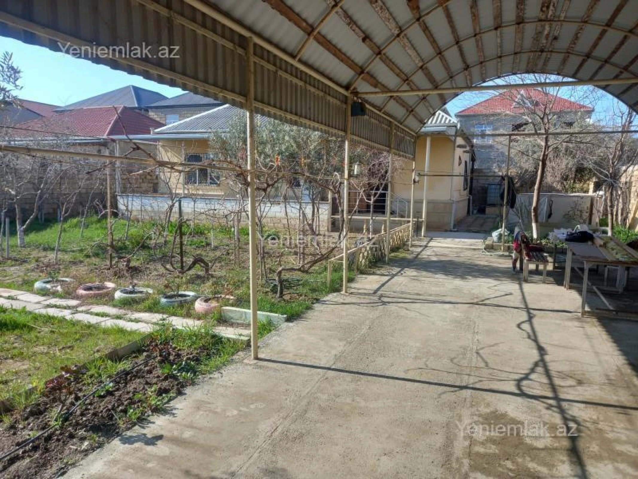 Satılır 4 otaqlı həyət evi 105 m²