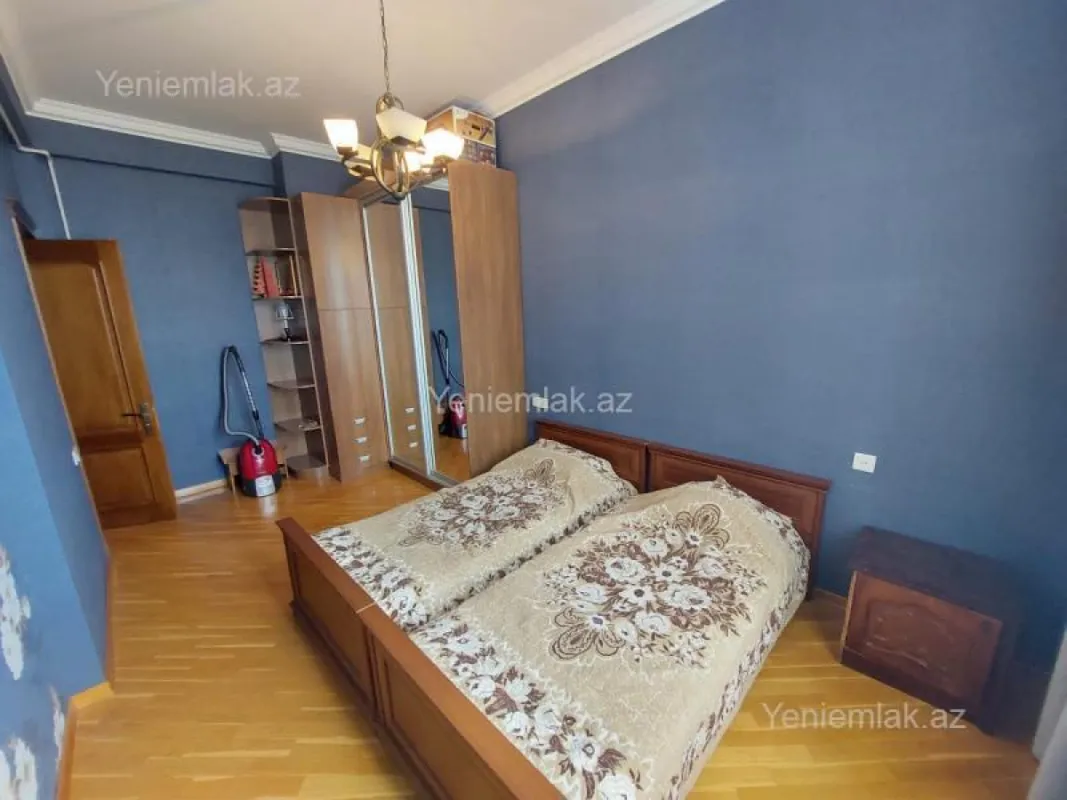 Satılır 3 otaqlı yeni tikili 120 m²