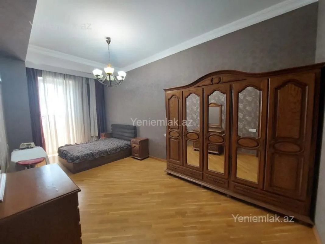 Satılır 3 otaqlı yeni tikili 120 m²