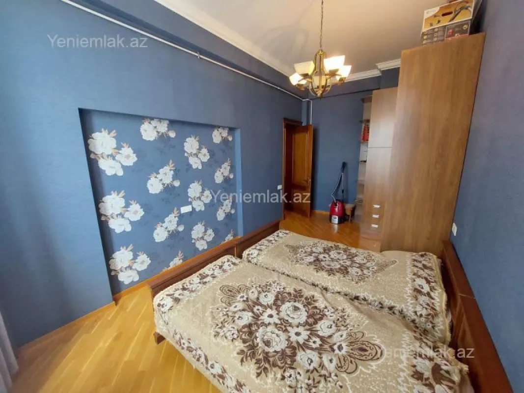 Satılır 3 otaqlı yeni tikili 120 m²