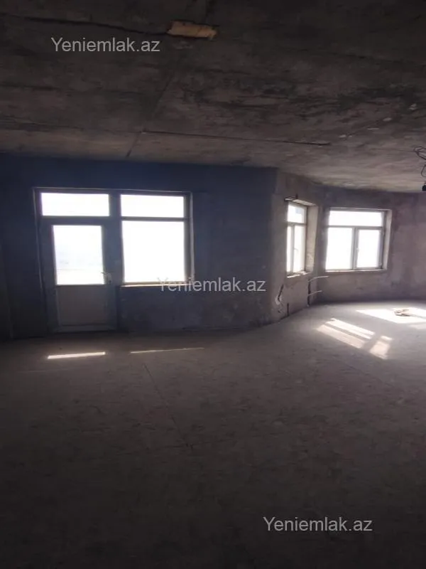 Satılır 3 otaqlı yeni tikili 125 m²