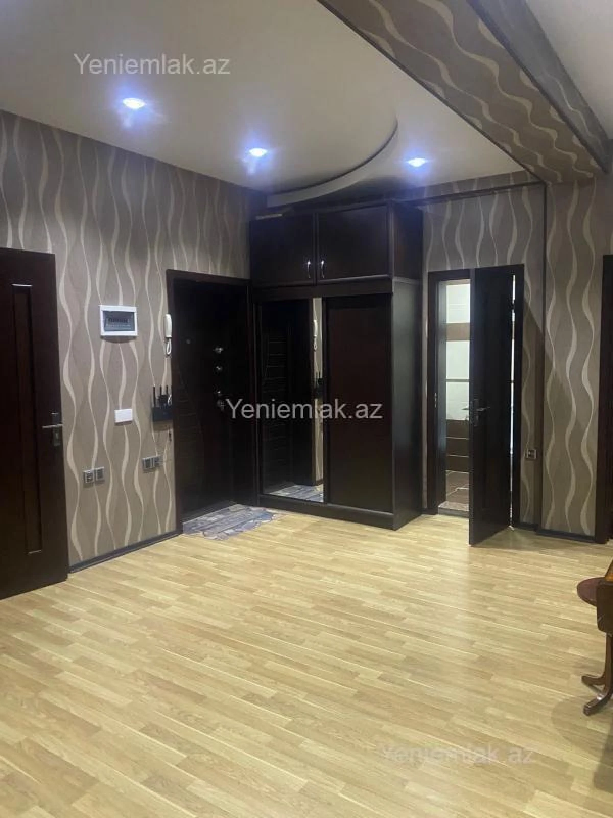 Satılır 3 otaqlı yeni tikili 100 m²