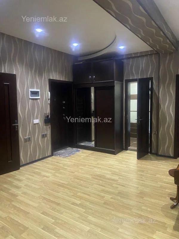 Satılır 3 otaqlı yeni tikili 100 m²