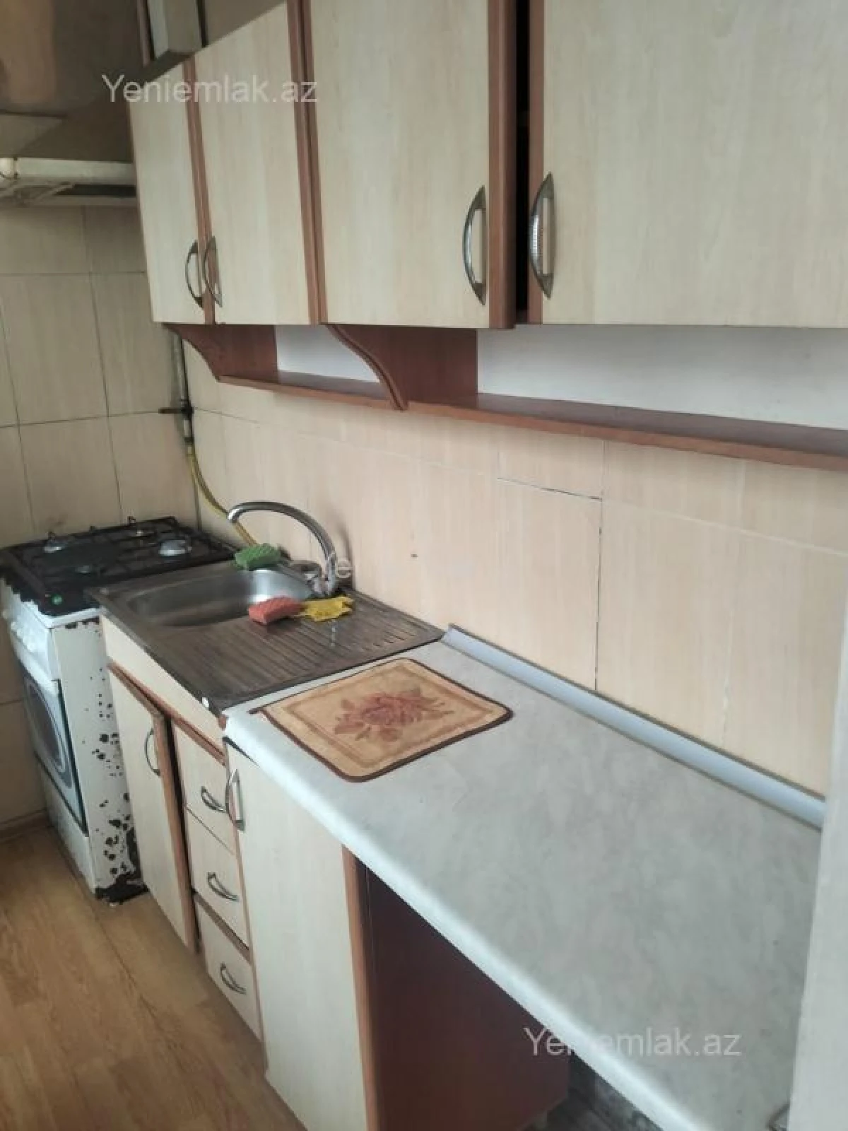 Satılır 2 otaqlı köhnə tikili 44 m²