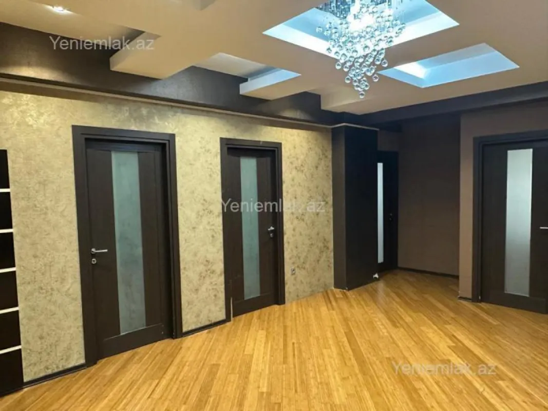 Satılır 3 otaqlı yeni tikili 170 m²