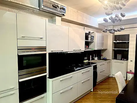 Satılır 3 otaqlı yeni tikili 170 m²
