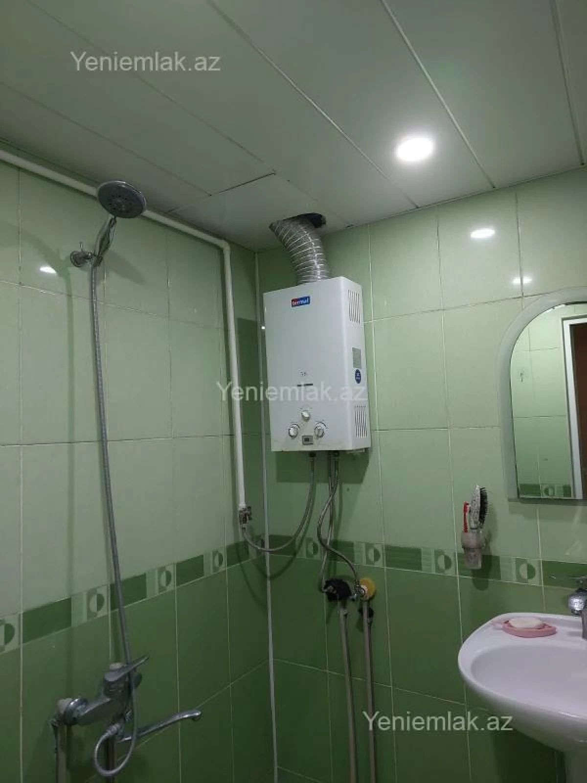 Satılır 3 otaqlı köhnə tikili 65 m²