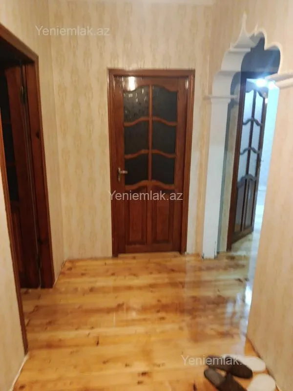 Satılır 4 otaqlı köhnə tikili 85 m²
