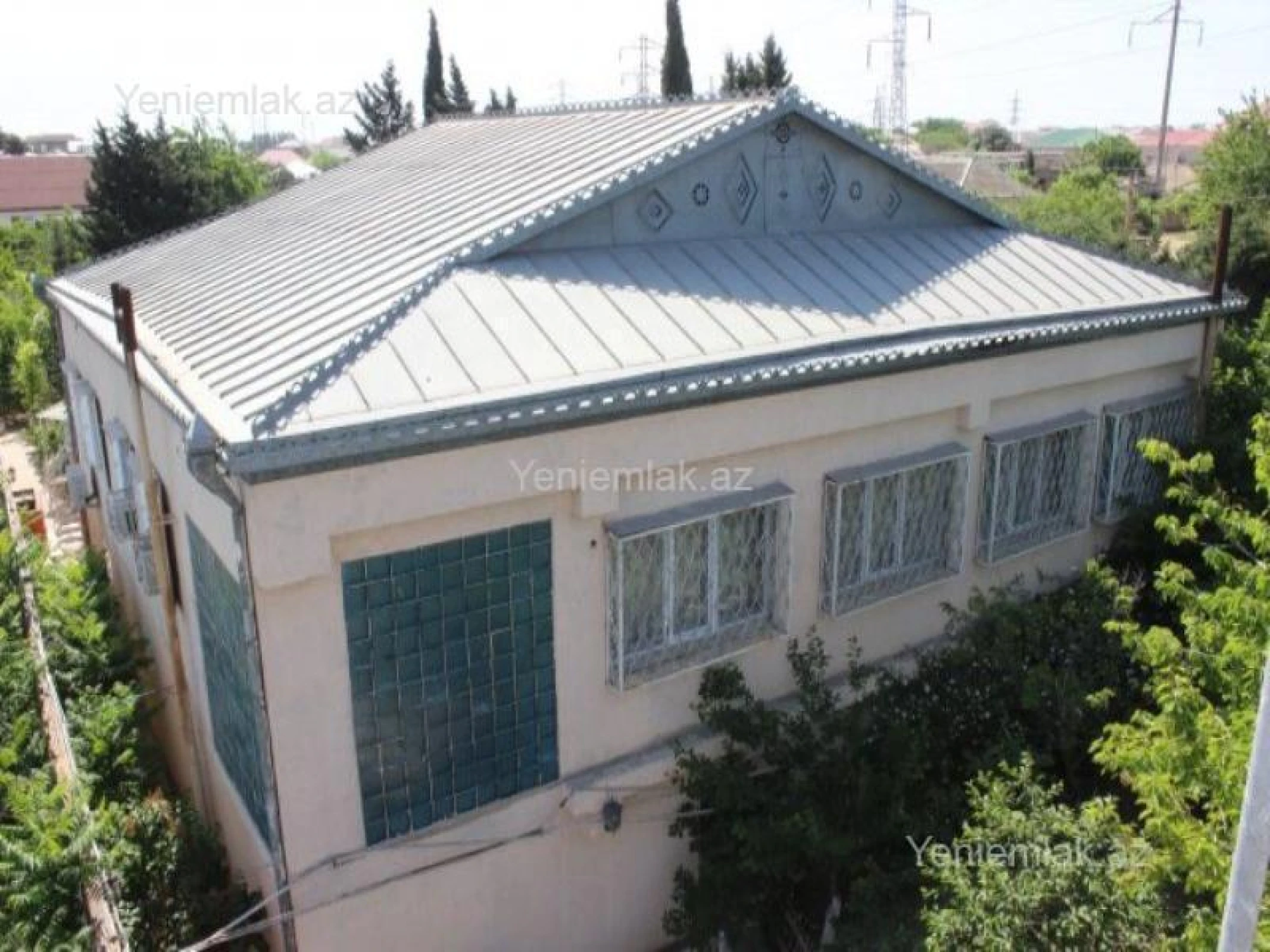 Satılır 8 otaqlı həyət evi 850 m²