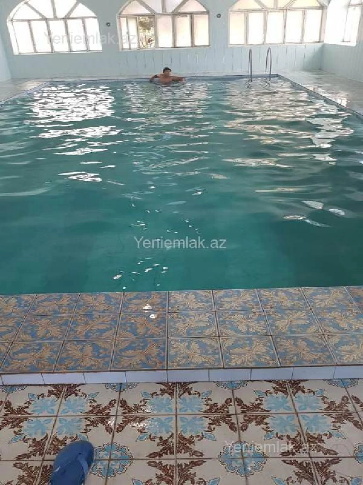 Satılır 8 otaqlı həyət evi 850 m²