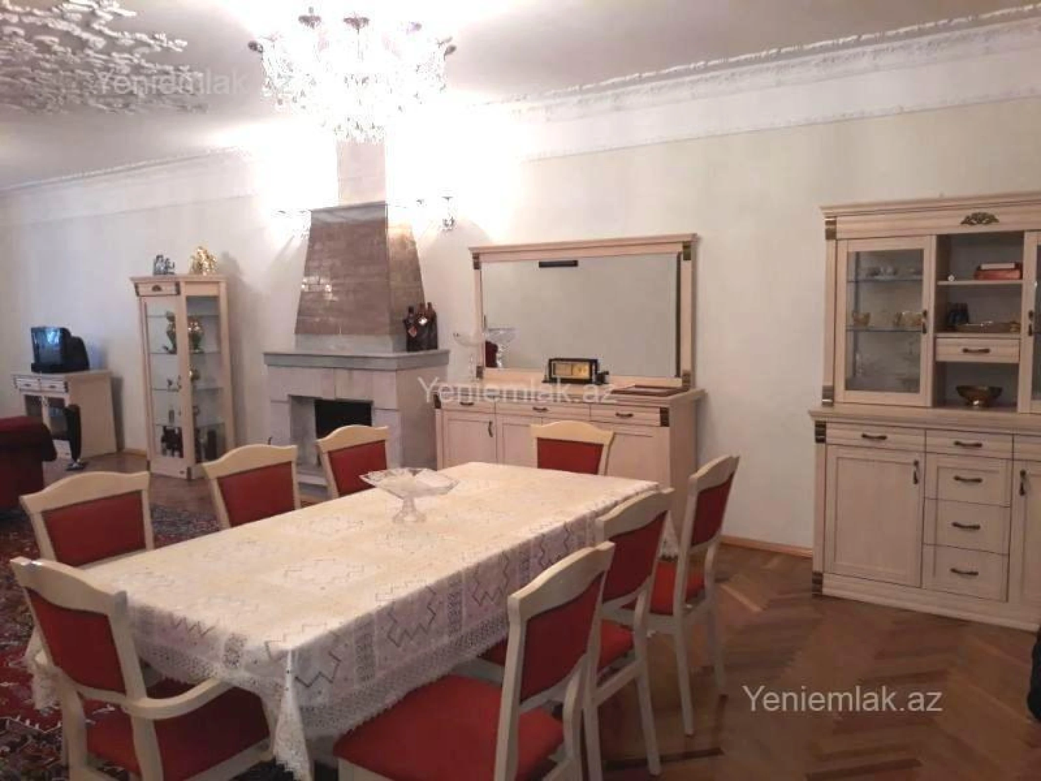 Satılır 8 otaqlı həyət evi 850 m²