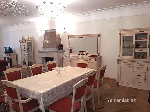Satılır 8 otaqlı həyət evi 850 m²