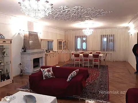 Satılır 8 otaqlı həyət evi 850 m²