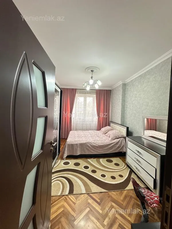 Satılır 3 otaqlı köhnə tikili 80 m²