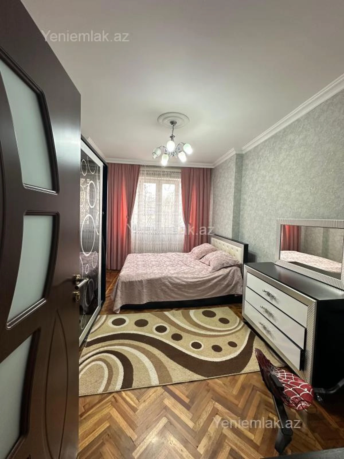 Satılır 3 otaqlı köhnə tikili 80 m²