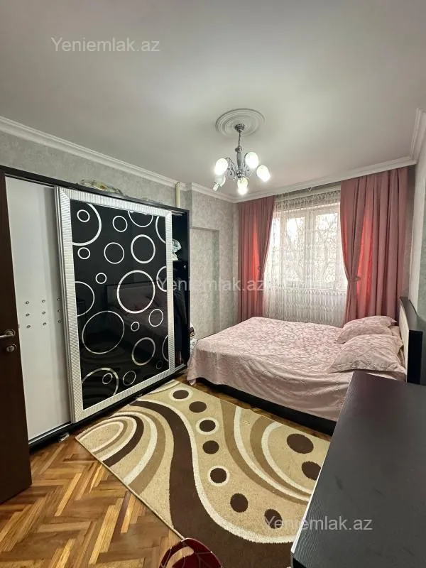 Satılır 3 otaqlı köhnə tikili 80 m²