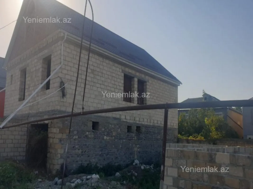 Satılır 5 otaqlı həyət evi 320 m²