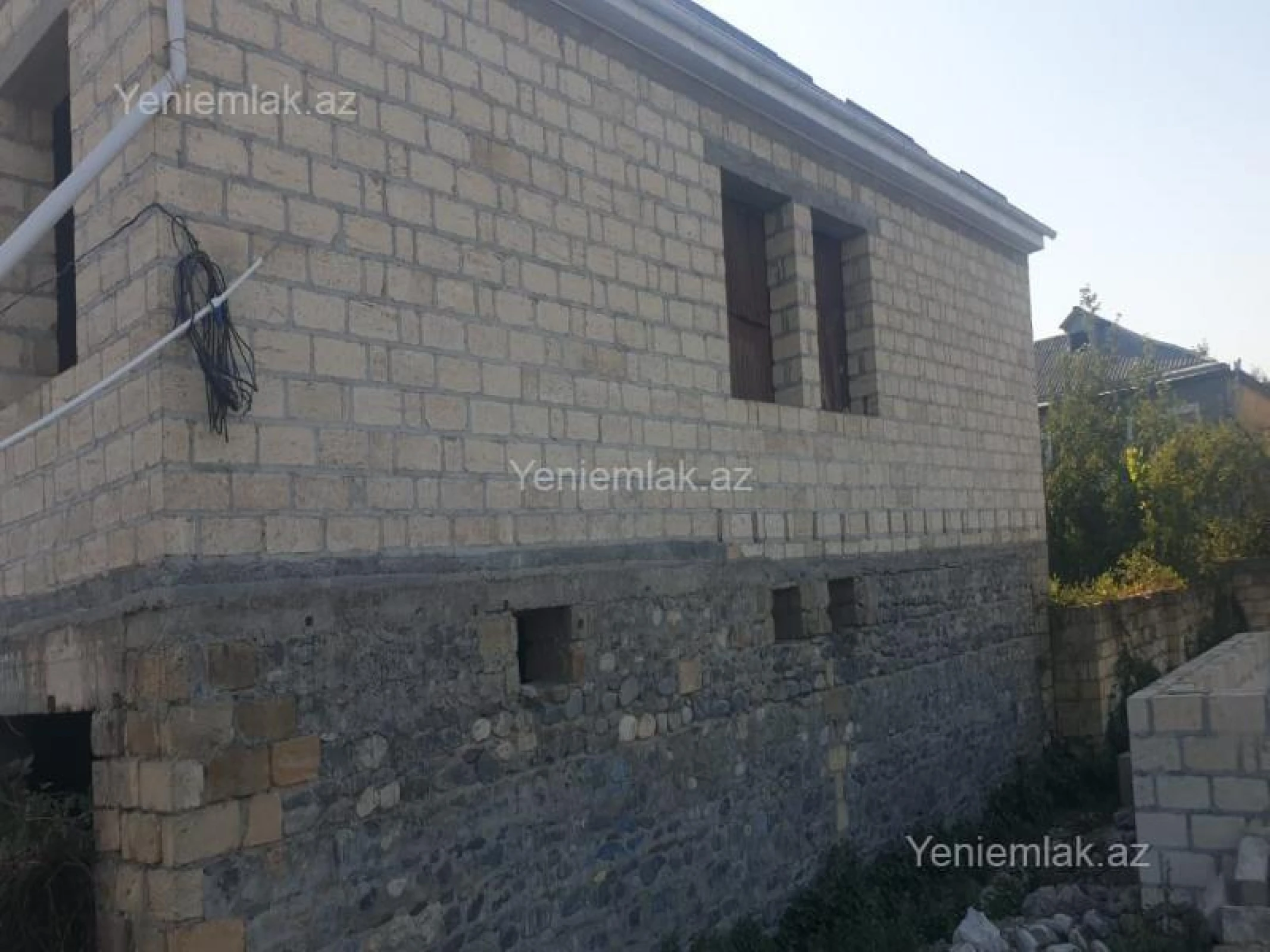 Satılır 5 otaqlı həyət evi 320 m²