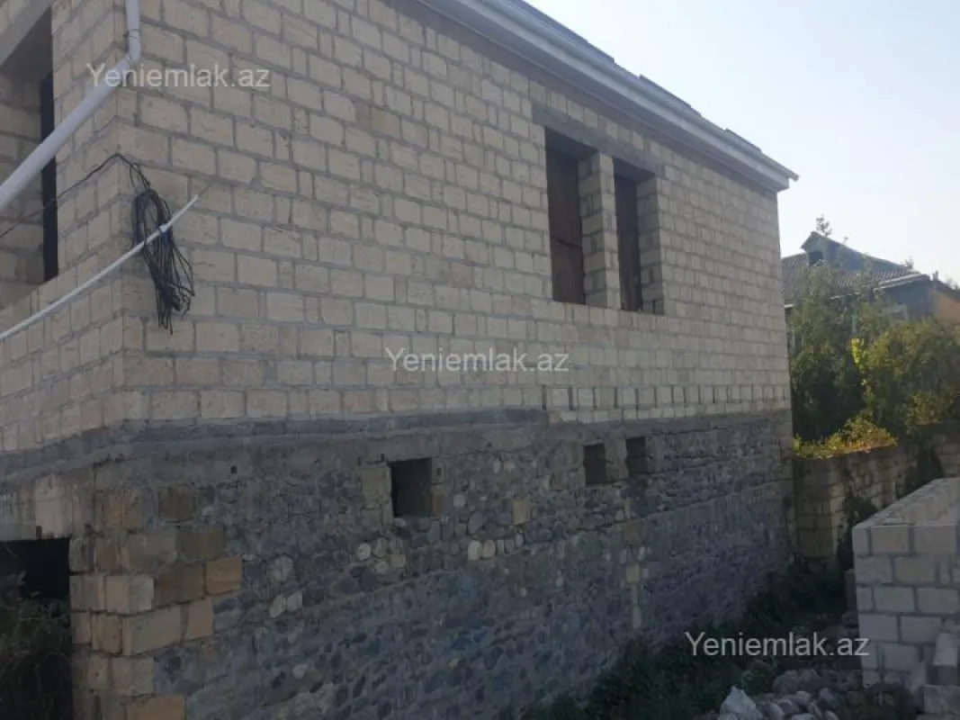 Satılır 5 otaqlı həyət evi 320 m²