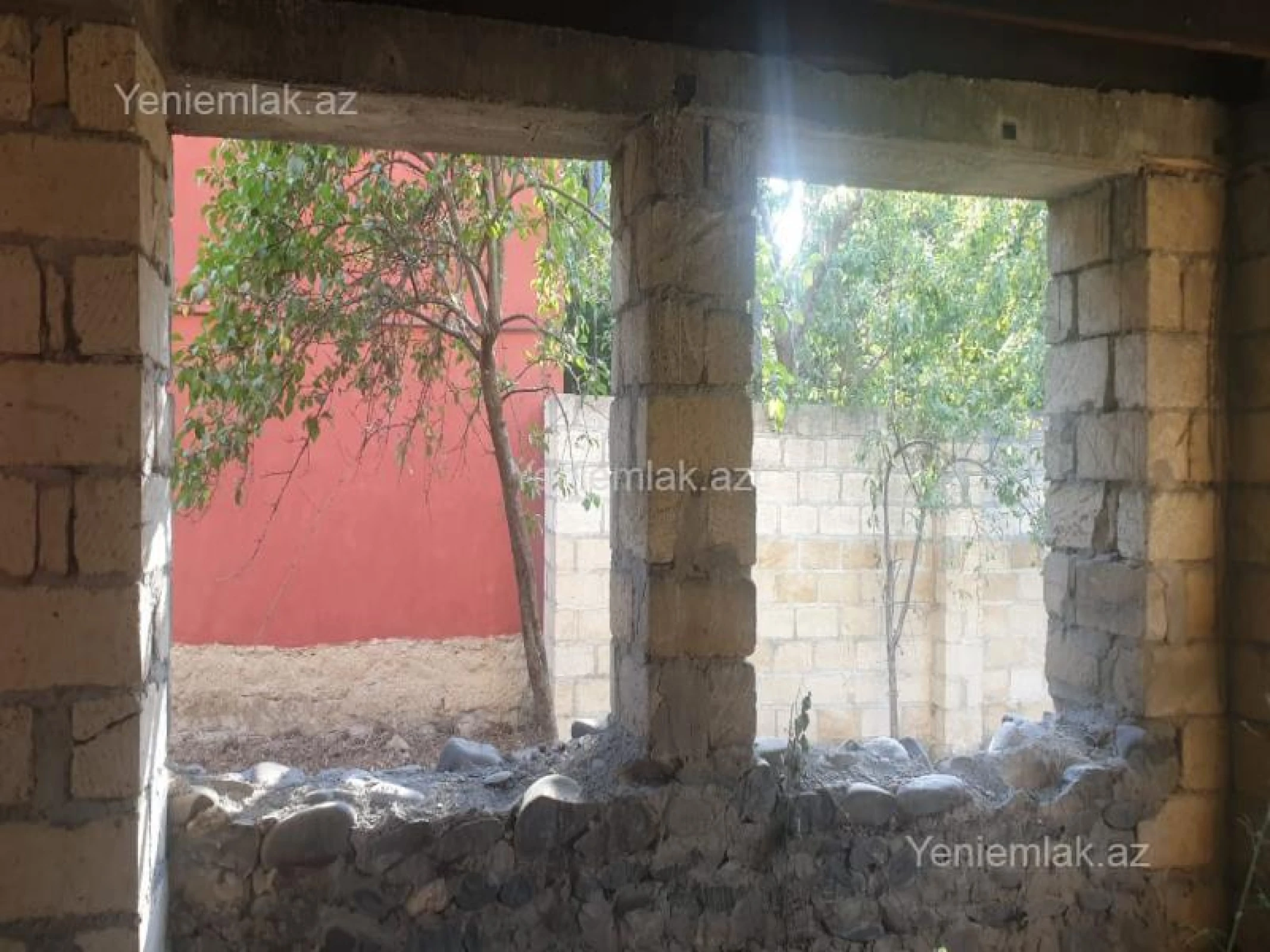 Satılır 5 otaqlı həyət evi 320 m²