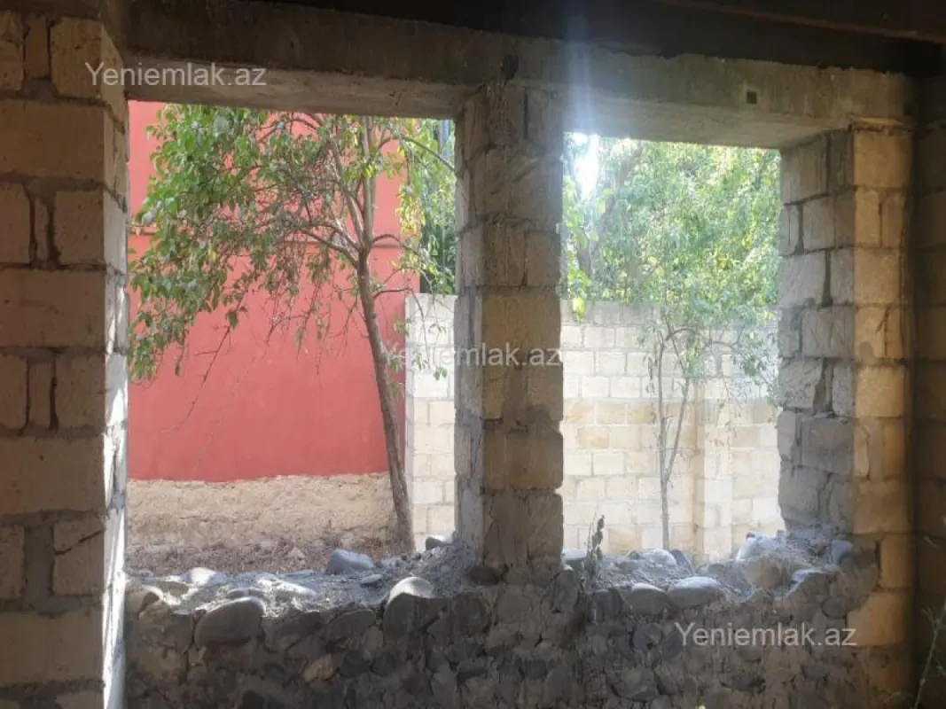 Satılır 5 otaqlı həyət evi 320 m²