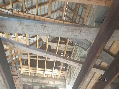 Satılır 5 otaqlı həyət evi 320 m²