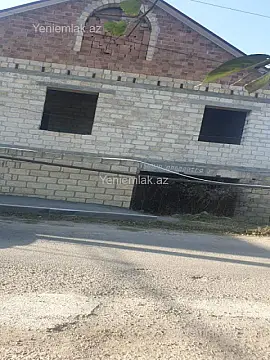 Satılır 5 otaqlı həyət evi 320 m²