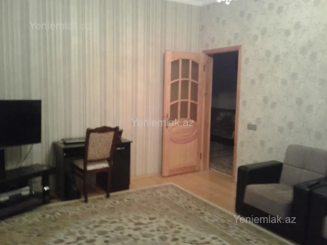 Satılır 5 otaqlı həyət evi 318 m²