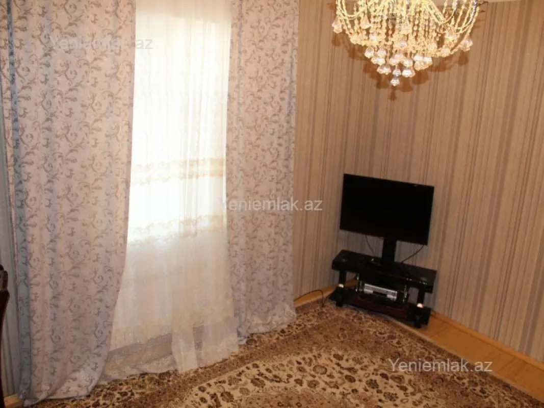 Satılır 5 otaqlı həyət evi 318 m²
