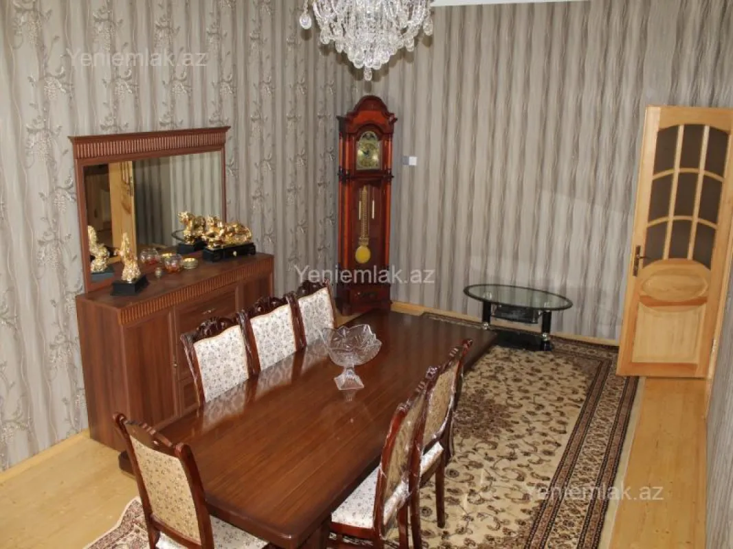 Satılır 5 otaqlı həyət evi 318 m²