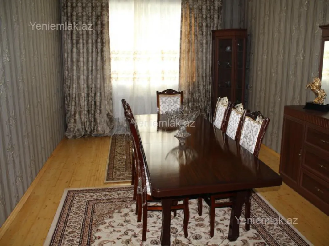 Satılır 5 otaqlı həyət evi 318 m²