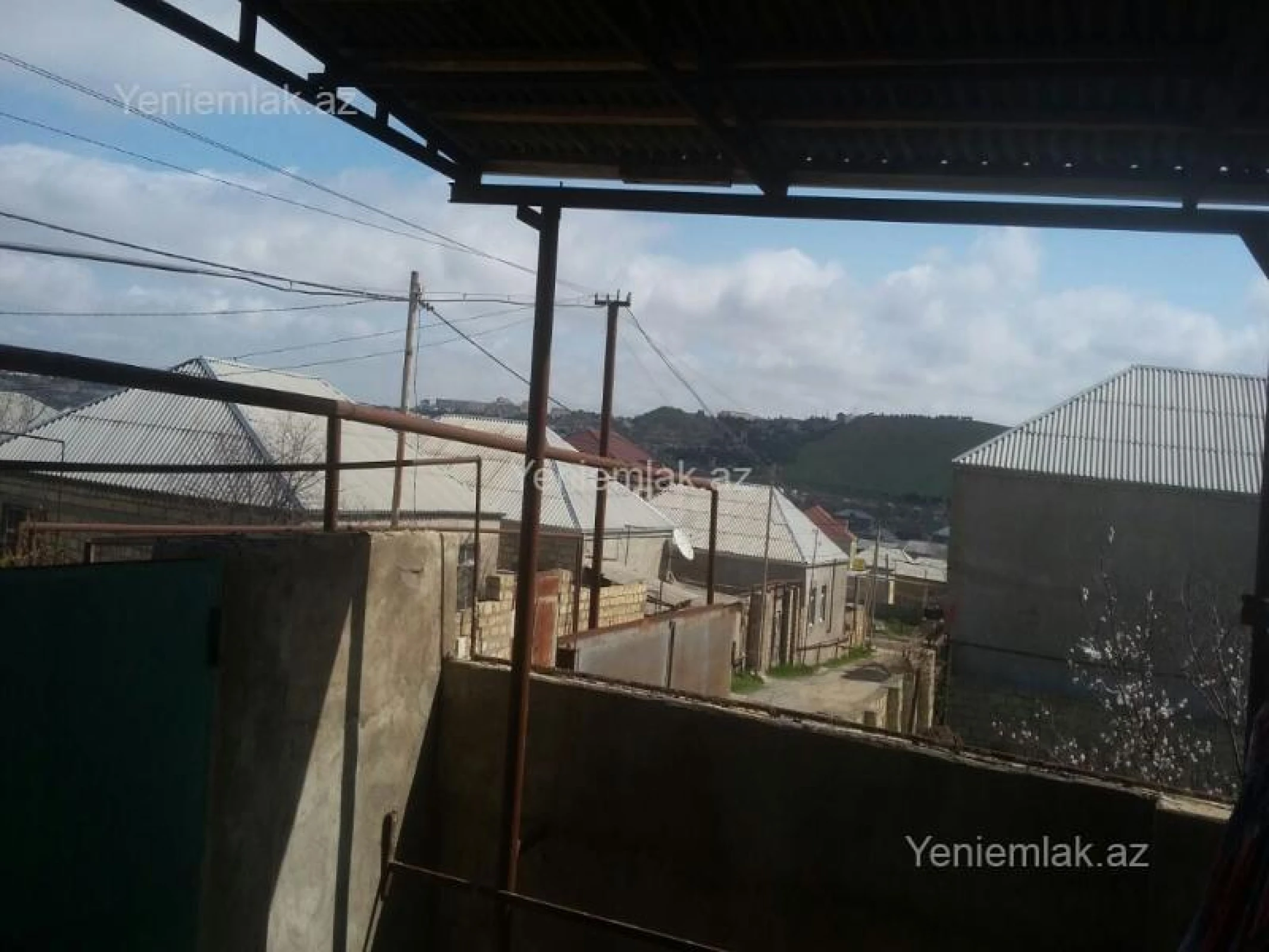 Satılır 5 otaqlı həyət evi 318 m²