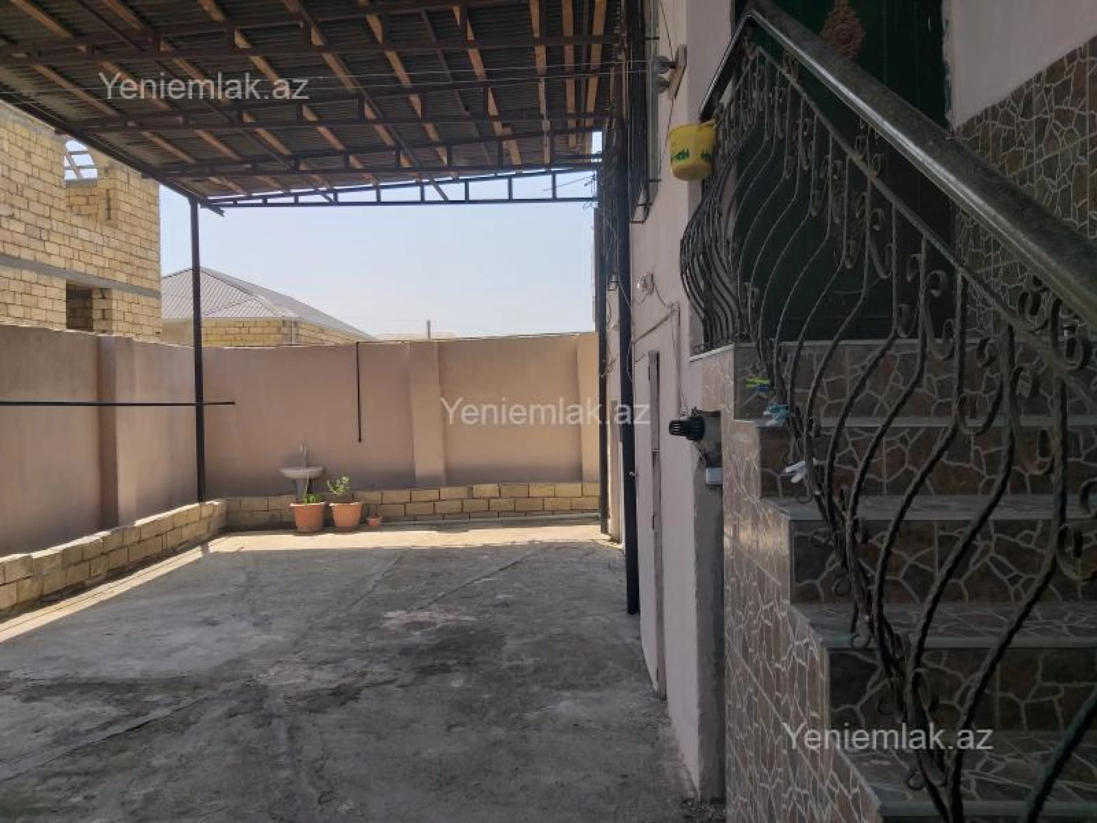 Satılır 5 otaqlı həyət evi 318 m²