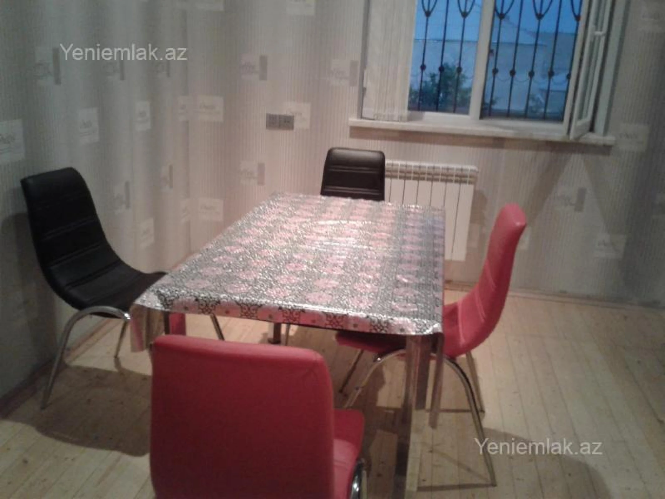 Satılır 5 otaqlı həyət evi 318 m²