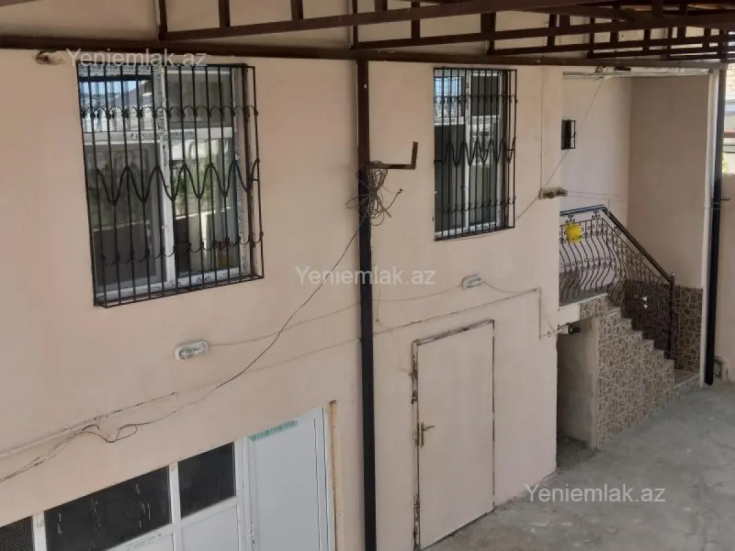 Satılır 5 otaqlı həyət evi 318 m²
