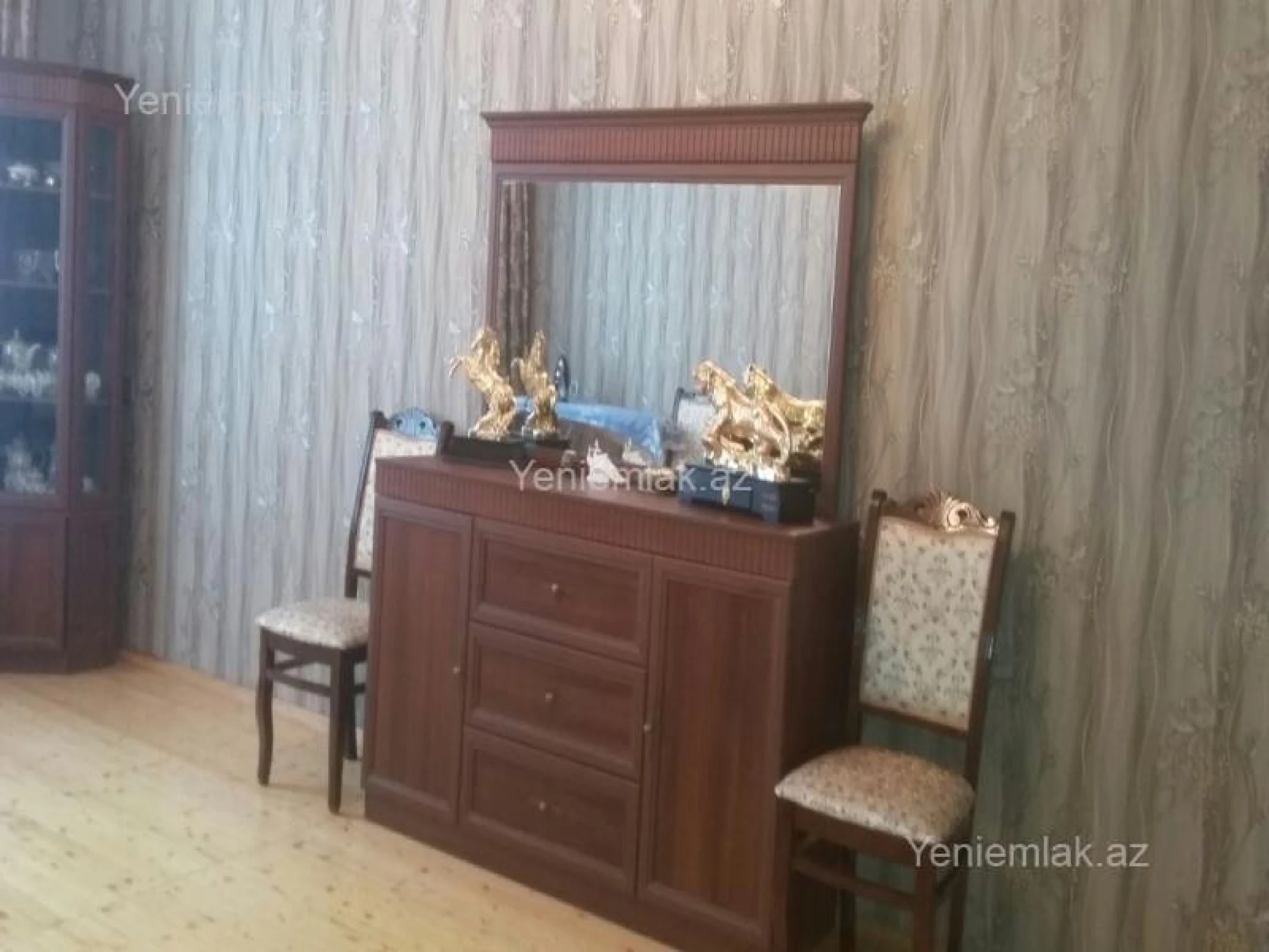 Satılır 5 otaqlı həyət evi 318 m²