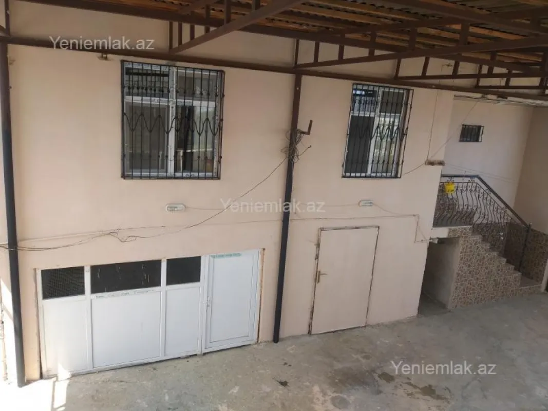 Satılır 5 otaqlı həyət evi 318 m²