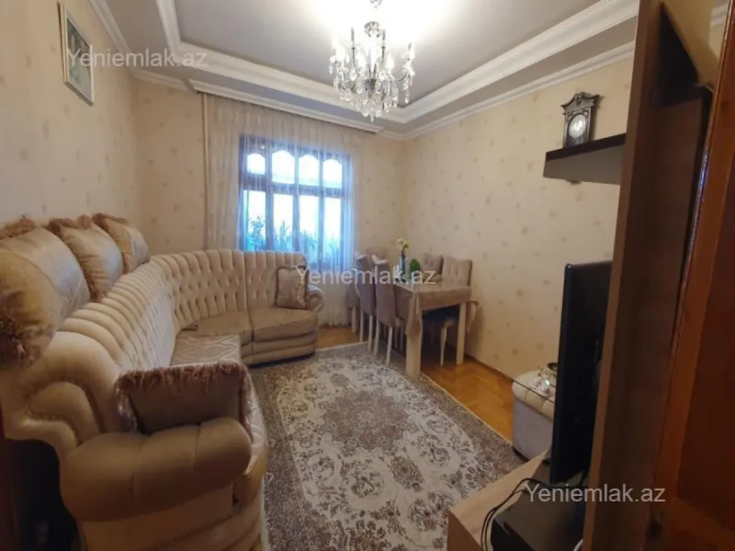 Satılır 3 otaqlı köhnə tikili 80 m²