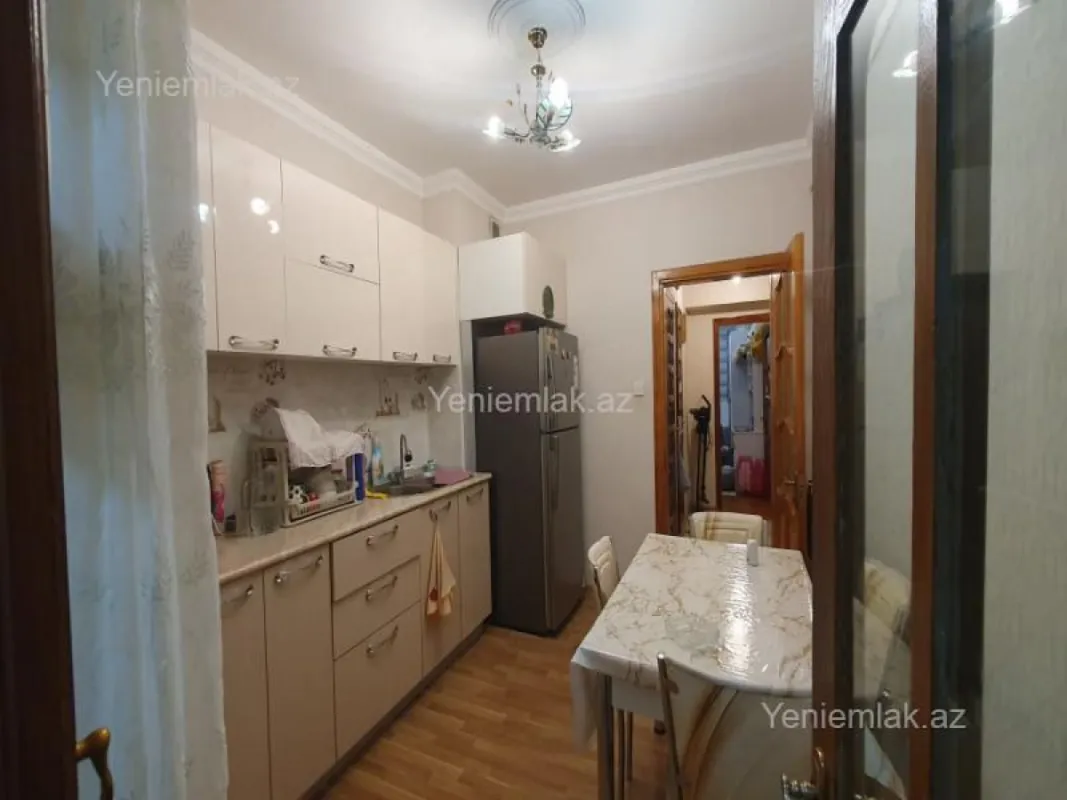 Satılır 3 otaqlı köhnə tikili 80 m²