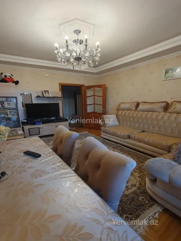 Satılır 3 otaqlı köhnə tikili 80 m²