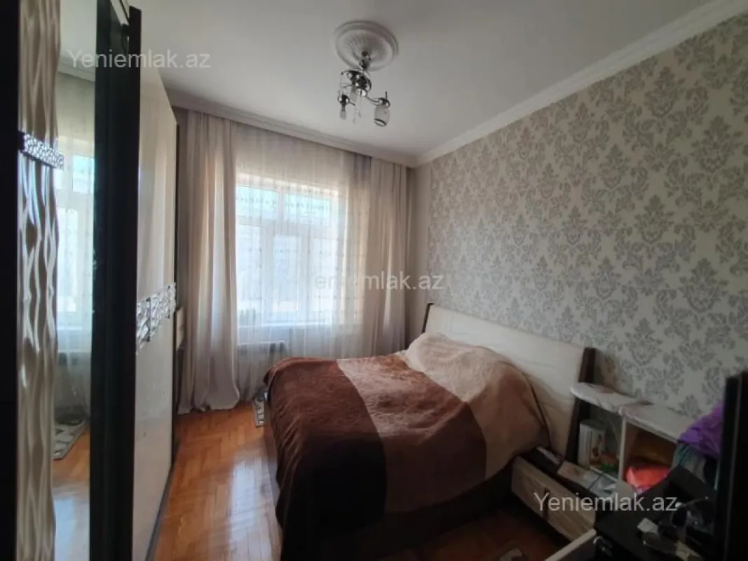 Satılır 3 otaqlı köhnə tikili 80 m²