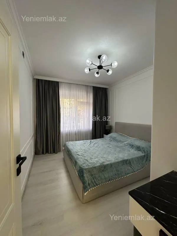 Satılır 2 otaqlı köhnə tikili 55 m²
