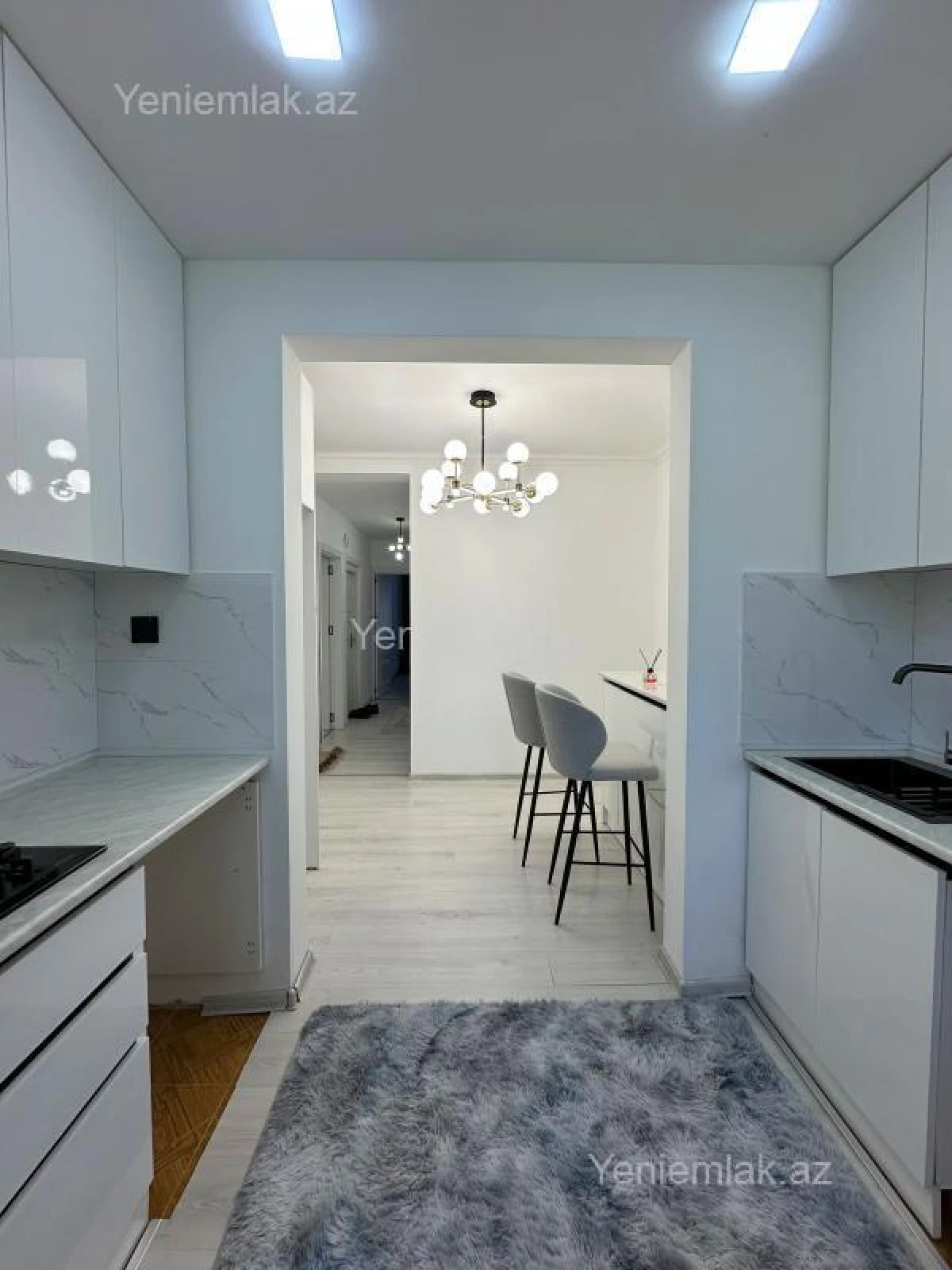 Satılır 2 otaqlı köhnə tikili 55 m²