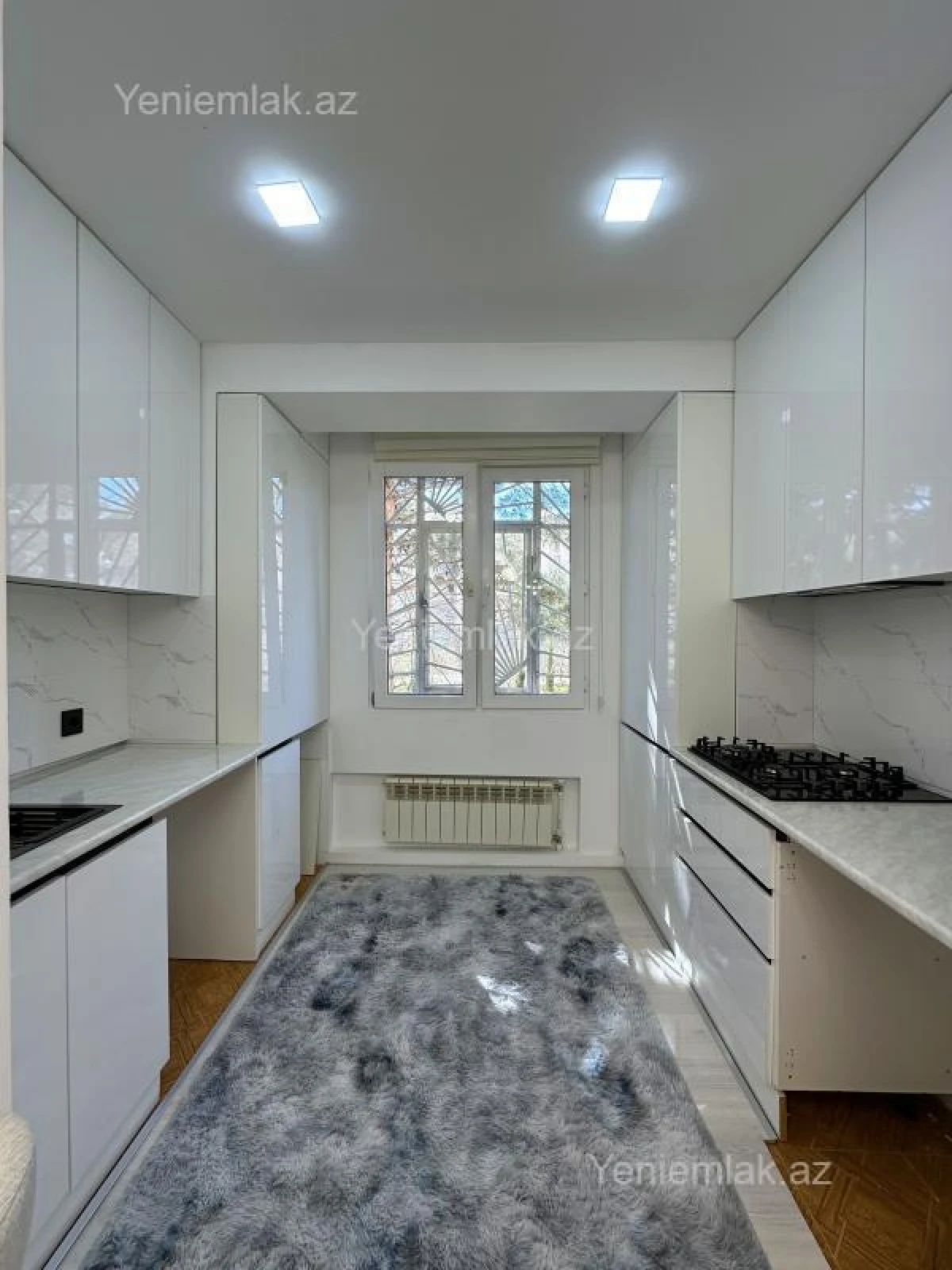 Satılır 2 otaqlı köhnə tikili 55 m²