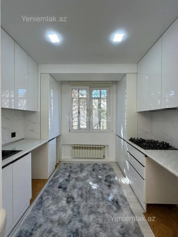 Satılır 2 otaqlı köhnə tikili 55 m²